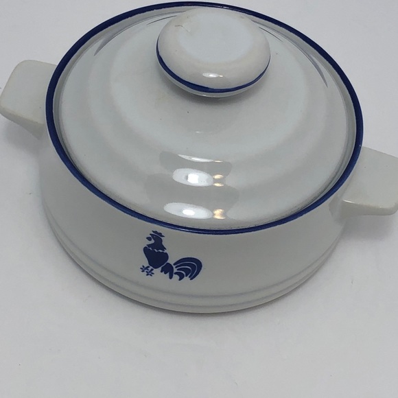 Country Blue IH Rooster 5” Casserole Dish w/Lid - Picture 8 of 8